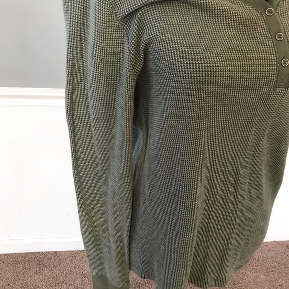 Tee - Picture 2 of 4